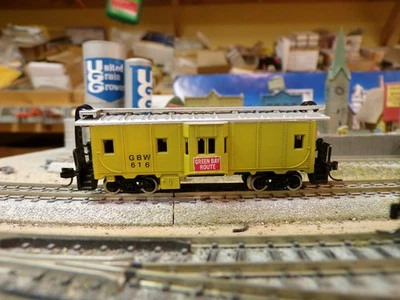 N-Scale custom green bay & western caboose # 616 - Image 1 of 2