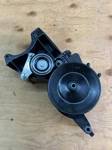 GM POWER STEERING PUMP & ALTERNATOR BRACKET 12554030 FITS 4.8L, 5.3L, 6.0L, 6.2L - Picture 1 of 11