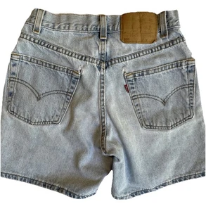 Vintage Levi's 550 High Rise 26 (28 Tag )Denim Shorts Women’s Size S Distressed - Picture 1 of 20