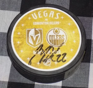 Michael Amadio signiert LE 12/48 Match up Puck Vegas Golden Knights - Bild 1 von 2