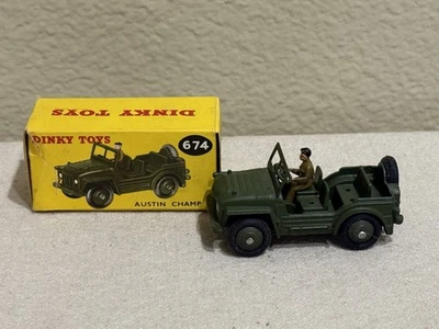 De colección DINKY TOYS #674 Austin Champ por Meccano Ltd. Inglaterra Foto 1 de 4