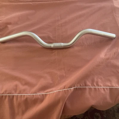 Aluminum Alloy MTB Bike Riser Handle Bar 25.4 x 51cm - Image 1 of 4