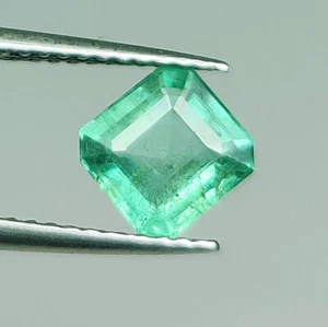 0.97 Ct Natural Very Good Luster Light Green Zambian Emerald Square Cut - Picture 1 of 2