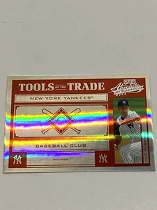 2004 Playoff Absolute - Tools of the Trade Red Spectrum MIKE MUSSINA #039/100 - Picture 1 of 3