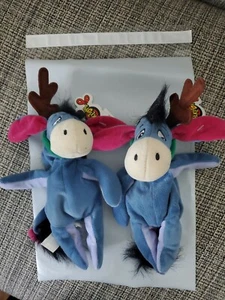 2 Eeyore Reno Navidad Vacaciones Bolsa Juguete Peluche Disney Store Winnie the Pooh  - Imagen 1 de 3