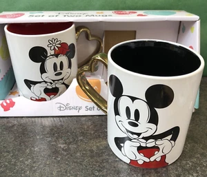 Juego de 2 tazas de Disney Mickey Mouse y Minnie Mouse con asas en forma de corazón - Imagen 1 de 11
