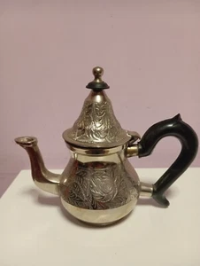 Caffettiera Teiera Marocchina/Araba Vintage Ottone Decorata A Mano - Foto 1 di 7