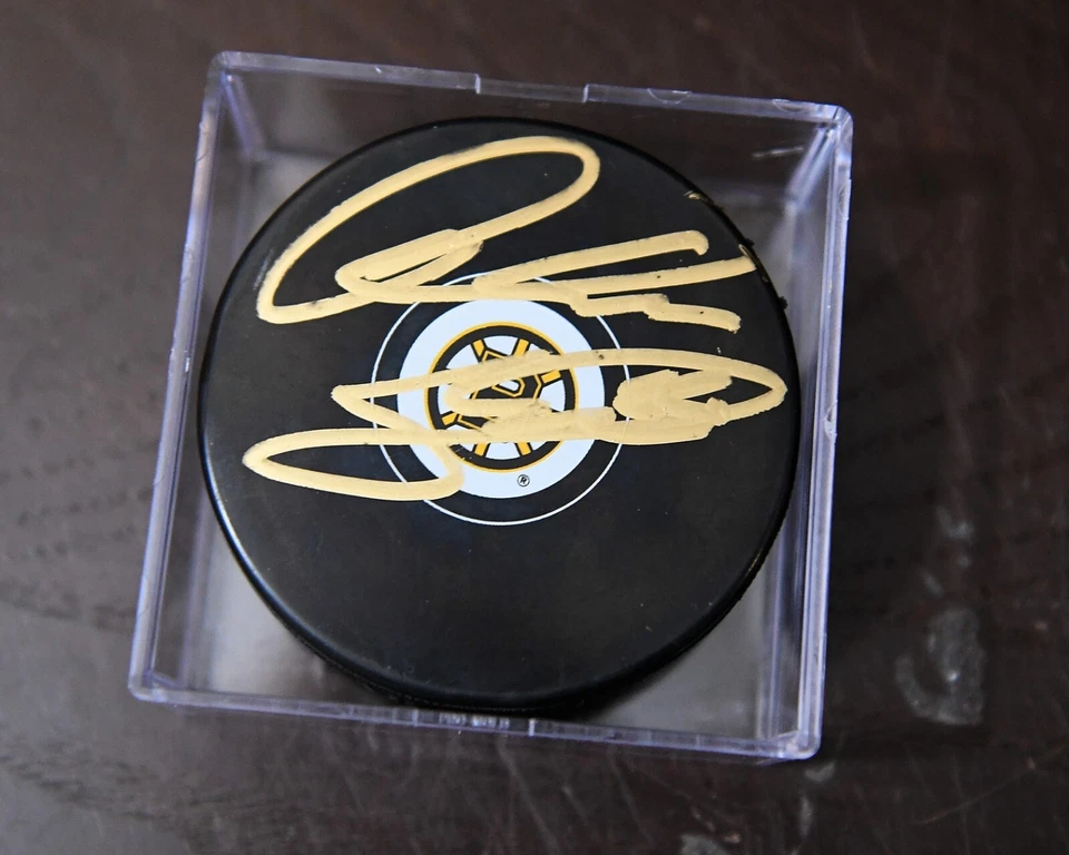 Disco firmado por Anton Stralman Boston Bruins Foto 1 de 1