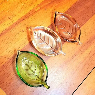 3 NEW Dublé Serving Spoon Rests Glass RED GOLD GREEN Poinsettia Leaf Dish 5x3.5" - Image 1 of 4