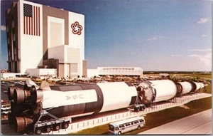 Postal de colección de los años 60 Kennedy Space Center Florida "Saturn V Rocket" NASA - Imagen 1 de 2