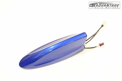 Antena de aleta de tiburón montada en techo trasero Subaru WRX 2017-2021 AZUL WR CON CUBIERTA OEM Foto 1 de 4