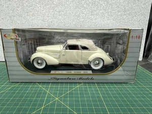 1936 Cord 810 Coupe Diecast Model Car White Red Interior 1/18 Signature Models - Picture 1 of 11