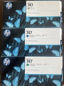 Original HP 747 CHROMATIC BLUE, GREEN GRAY 300ml DesignJet Ink P2V85A Z9 Series - Zdjęcie 1 z 2