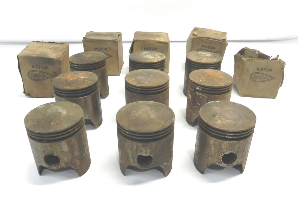 LOTE DE 9 PISTONES VINTAGE LINCOLN ZEPHYR V-12 OEM ALGUNAS CAJAS INCLUIDAS #B-4 NOS  Foto 1 de 4