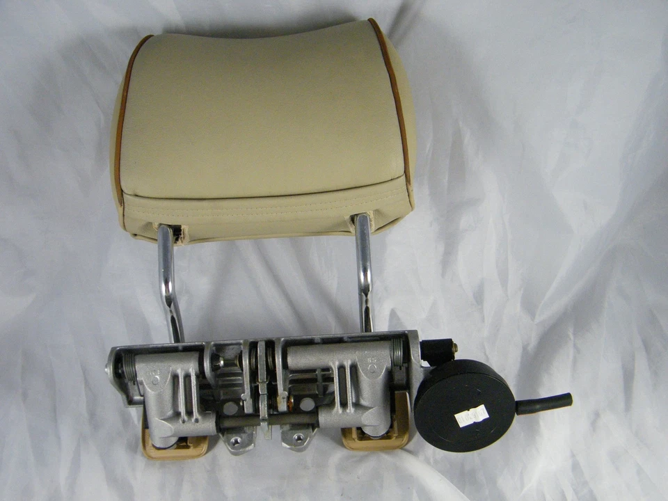 1991 MERCEDES BENZ 300E OEM ~ PASSENGER SIDE REAR FOLDING HEADREST AND ELEMENT  - Image 1 of 4