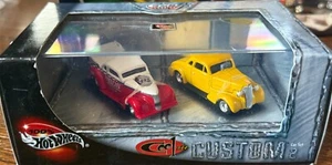 Hot Wheels Cool 'N' Custom 1937 Chevy 2 Car Set Diecast mit Koffer - Bild 1 von 1