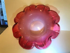 PINK OPALESCENT FLOWER SHAPED ART GLASS BOWL - Picture 1 of 8
