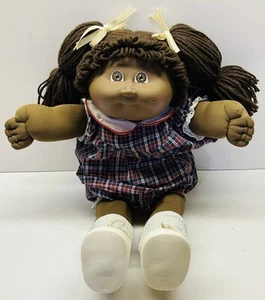 Vintage Cabbage Patch Kid African-American girl w/ Original Outfit Shoes Socks - Picture 1 of 9