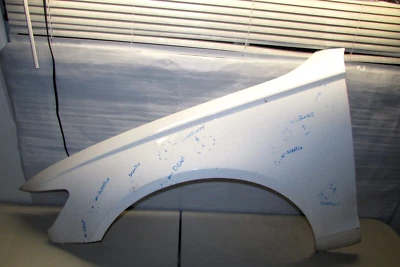 2012-2018 奥迪 A6 四轮车前左杆侧挡泥板盖翼组件原始设备制造商 — 第 1/4 张图片