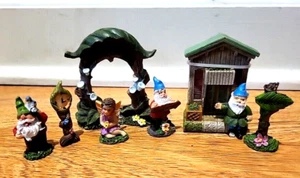Juego de 7 mini figuras de arte de jardín de hadas gnomos mini miniaturas - Imagen 1 de 6