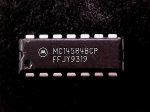 MC14584BCP - Motorola Hex Schmitt Trigger 4584B (DIP-16) GENUINE - Picture 1 of 1