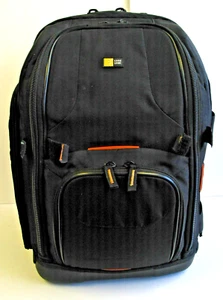 Case Logic SLRC-206 Cámara y Mochila para Portátil de 16", contiene Trípode y Botella de Agua - Imagen 1 de 8