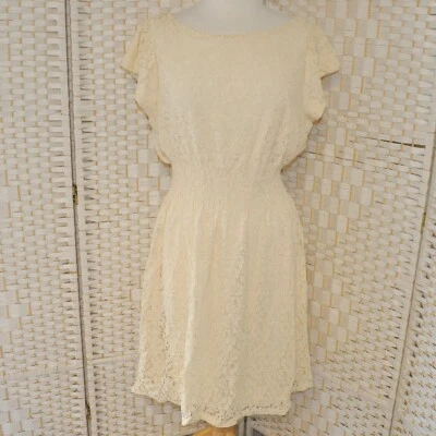 Nuevo con etiquetas Vestido de Encaje Pinky Talla 1X Crema Natural Elástico Cintura Forrado Mangas de Gorra Tirar Foto 1 de 4