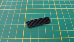 Calandre arrière pièce détachée miniature Porsche 959 1/24 Burago #B46 - Picture 1 of 2