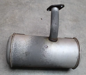 JOHN DEERE STX38 YELLOW DECK MUFFLER - Bild 1 von 5
