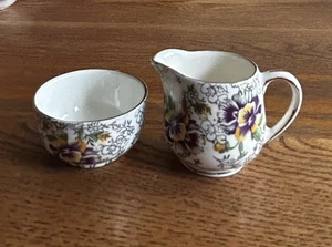 JAMES KENT 5022 CREAM & SUGAR MINIATURE PANSIES GOLD INDIVIDUAL BREAKFAST 2" - Picture 1 of 15
