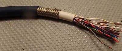 Cable flexible continuo Chainflex® CF10.UL.05.25 25 estado.  20 ga.10 pies de longitud Foto 1 de 4