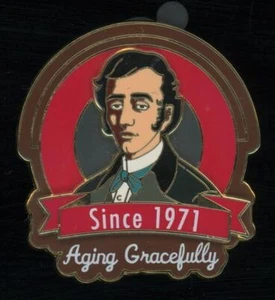 WDW Master Gracey Aging Gracefully Gold Card Character LE Disney Pin 59922 - Imagen 1 de 1