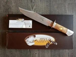 American Mint Majesty In Flight Bald Eagle Bowie Knife 12 1/2" with Box #2 - Picture 1 of 8