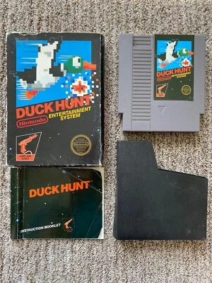 Duck Hunt Nintendo NES (1985) CIB Complete In Box Hangtab Intact Circle 5 Screw - Image 1 of 4