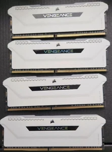 4x16GB (64GB) Corsair Vengeance RGB Pro SL DDR4 RAM 3600MHz CMH64GX4M4D3600C18W - Bild 1 von 2