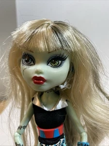 Muñeca Frankie Stein Monster High Home Ick Classroom con soporte y accesorios - Imagen 1 de 12