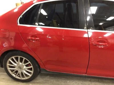 Conjunto de puerta trasera derecha usado lado trasero se adapta a: Volkswagen Jetta gli Sdn elec 2006 Foto 1 de 2