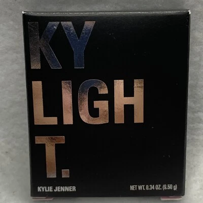 Kylie Jenner Kylight Pressed Illuminating Powder Dreamin Of Diamonds .34 oz New - Image 1 of 4