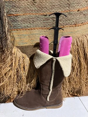 Timberland Brown Suede Boots Fleece Flap Peter Pan Style Girl's Sz 4.5 - Image 1 of 4