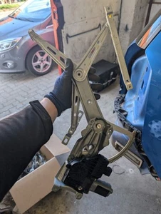 Opel Zafira B Elektrischer Fensterheber Tür vorn rechts 13132435 GM - Bild 1 von 2