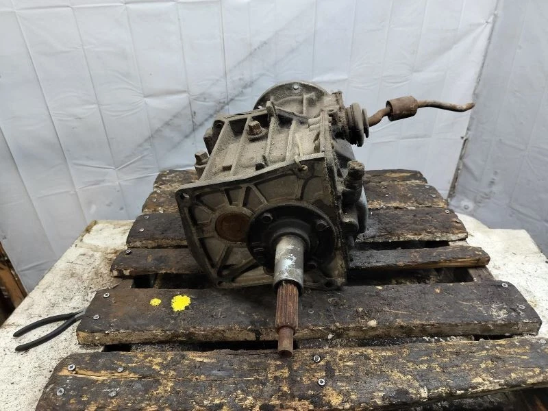 Manual Transmission 4 Speed 4WD Fits 86-92 COMANCHE 574861 Foto 1 de 4