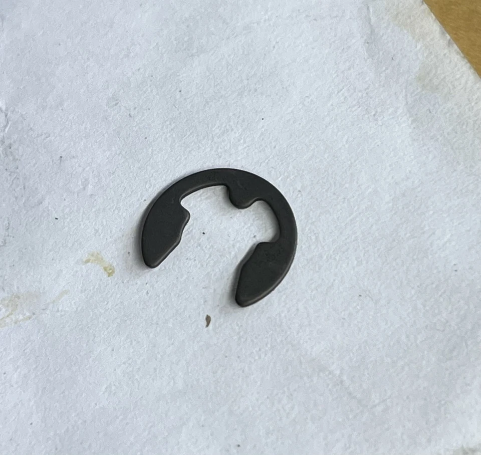 Clip de retención para compuerta residual Smart Fortwo Roadster turbo Q0003671V0000000 Foto 1 de 1