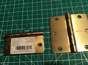 2 pc National Hardware 3-1/2" Brass Finish Steel Hinge Round N236-984 New (H5) - Picture 1 of 3