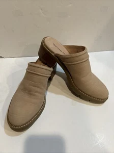 Mules Donald Pliner in pelle marrone stampa coccodrillo con tacco in legno misura 7,5M - Foto 1 di 8