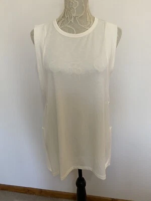Old Navy Active Ultra Lite Ivory Sleeveless Top Tank Size Petite Medium PM NWT - Image 1 of 4