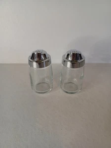 Vintage Salz & Pfefferstreuer FEDERAL HOUSEWARES Glas mit Silberdeckel - Bild 1 von 4