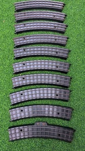 Lote de 10 piezas LIonel OO 3 vías de rieles 9 curvas 0061-2 / 1 - 0064-2 terminal 00 #4 - Imagen 1 de 7