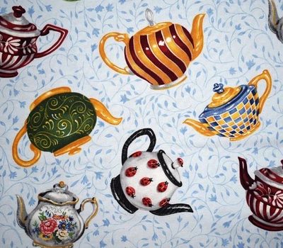 Tetera Tela Algodón Acolchado en Blanco Cocina Floral Azul Blanco Difícil de Encontrar 1 1/2 Yardas Foto 1 de 4