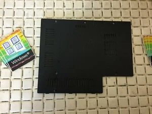 FUJITSU LIFEBOOK SERIE AH530 A530 TAPPO COVER SOTTO - Foto 1 di 2