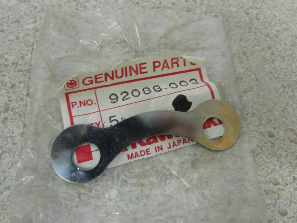 ARRUELA DE TRAVA DE RODA DENTADA TRASEIRA NOS KAWASAKI MC1 KM100 KH100 KD80 KD100 G3TR C2SS C2TR - Imagem 1 de 1